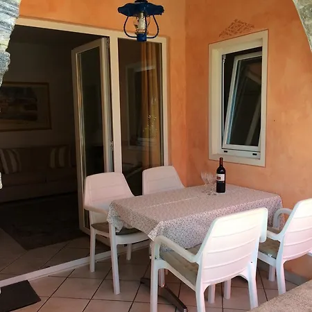 Posta Al Lago Apartment
